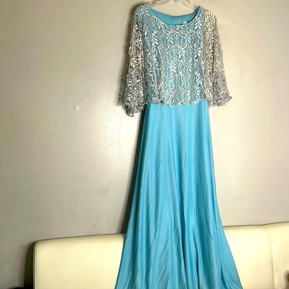 Vintage Mister Jay 1970s lace upper ice blue formal long gown dress women’s larg